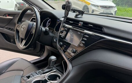 Toyota Camry, 2019 год, 2 750 000 рублей, 14 фотография