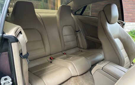 Mercedes-Benz E-Класс, 2011 год, 1 200 000 рублей, 8 фотография