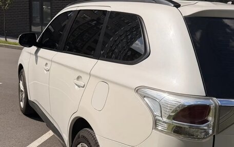 Mitsubishi Outlander III рестайлинг 3, 2012 год, 1 380 000 рублей, 2 фотография