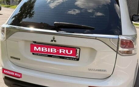 Mitsubishi Outlander III рестайлинг 3, 2012 год, 1 380 000 рублей, 3 фотография