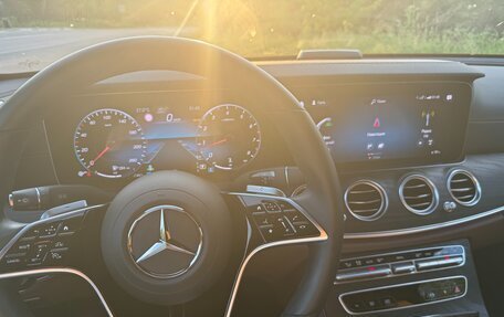 Mercedes-Benz E-Класс, 2022 год, 4 850 000 рублей, 13 фотография