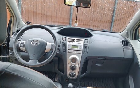Toyota Yaris III рестайлинг, 2008 год, 465 000 рублей, 10 фотография