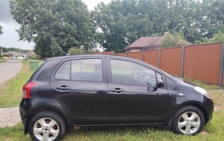 Toyota Yaris III рестайлинг, 2008 год, 465 000 рублей, 5 фотография