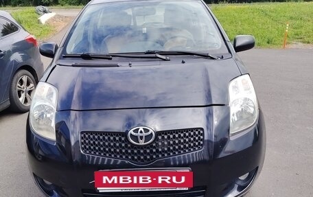 Toyota Yaris III рестайлинг, 2008 год, 465 000 рублей, 2 фотография