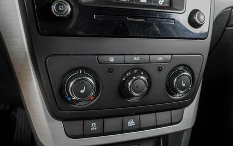Skoda Yeti I рестайлинг, 2015 год, 1 019 000 рублей, 12 фотография