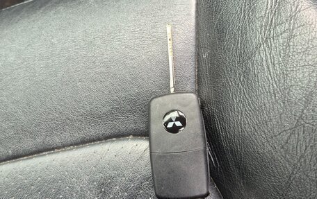 Mitsubishi Outlander III рестайлинг 3, 2004 год, 950 000 рублей, 15 фотография