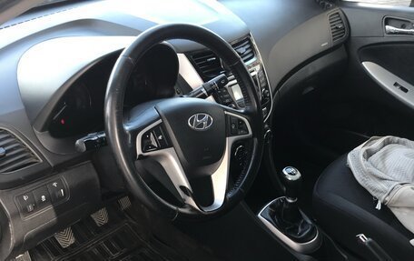 Hyundai Solaris II рестайлинг, 2011 год, 500 000 рублей, 2 фотография