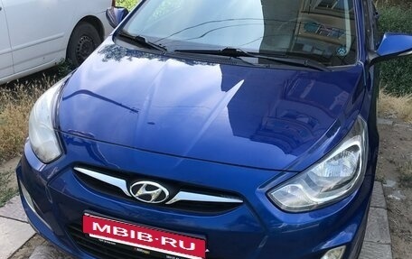 Hyundai Solaris II рестайлинг, 2011 год, 500 000 рублей, 8 фотография