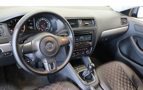 Volkswagen Jetta VI, 2012 год, 849 000 рублей, 6 фотография