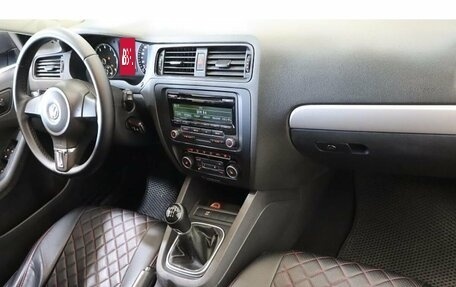 Volkswagen Jetta VI, 2012 год, 849 000 рублей, 5 фотография