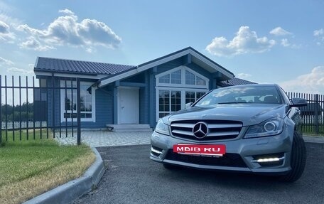 Mercedes-Benz C-Класс, 2012 год, 1 250 000 рублей, 2 фотография