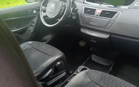 Citroen C4 Picasso II рестайлинг, 2012 год, 650 000 рублей, 9 фотография