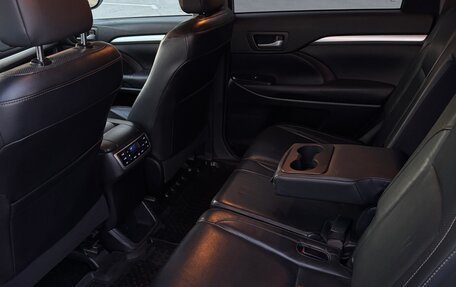 Toyota Highlander III, 2015 год, 3 150 000 рублей, 5 фотография