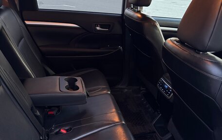 Toyota Highlander III, 2015 год, 3 150 000 рублей, 6 фотография