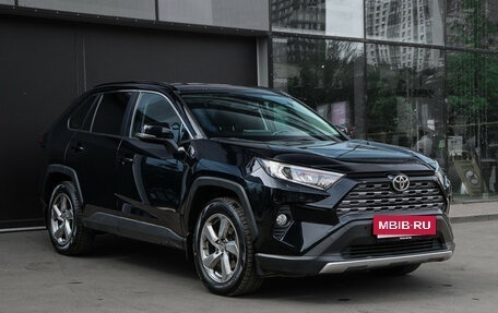 Toyota RAV4, 2021 год, 3 650 000 рублей, 3 фотография