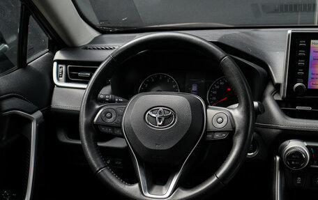 Toyota RAV4, 2021 год, 3 650 000 рублей, 12 фотография
