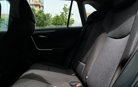 Toyota RAV4, 2021 год, 3 650 000 рублей, 9 фотография