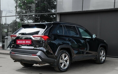 Toyota RAV4, 2021 год, 3 650 000 рублей, 4 фотография