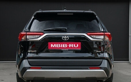 Toyota RAV4, 2021 год, 3 650 000 рублей, 5 фотография