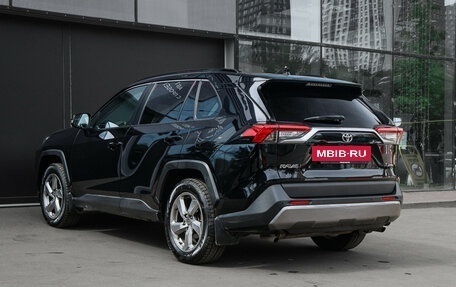 Toyota RAV4, 2021 год, 3 650 000 рублей, 7 фотография