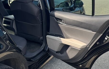Toyota Camry, 2017 год, 2 050 000 рублей, 9 фотография