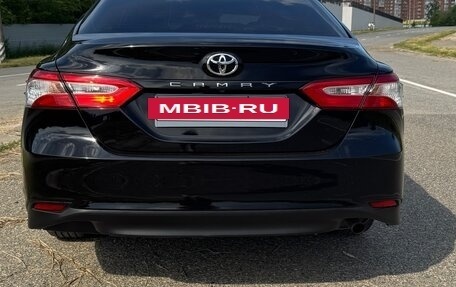 Toyota Camry, 2017 год, 2 050 000 рублей, 7 фотография