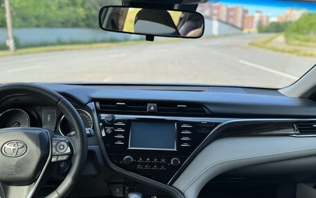 Toyota Camry, 2017 год, 2 050 000 рублей, 15 фотография