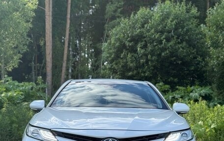 Toyota Camry, 2019 год, 2 650 000 рублей, 5 фотография