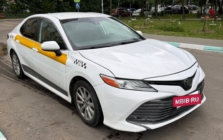 Toyota Camry, 2019 год, 1 520 000 рублей, 3 фотография