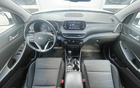 Hyundai Tucson III, 2019 год, 2 390 000 рублей, 10 фотография