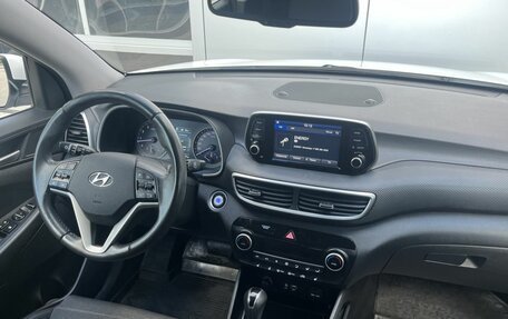 Hyundai Tucson III, 2019 год, 2 390 000 рублей, 12 фотография