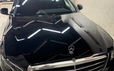 Mercedes-Benz E-Класс, 2019 год, 3 000 000 рублей, 1 фотография