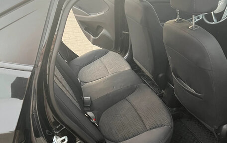 Hyundai Solaris II рестайлинг, 2015 год, 850 000 рублей, 2 фотография