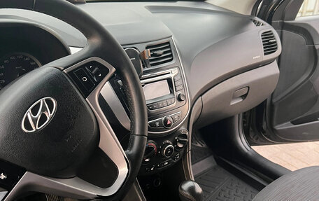 Hyundai Solaris II рестайлинг, 2015 год, 850 000 рублей, 7 фотография