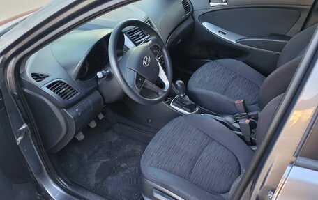 Hyundai Solaris II рестайлинг, 2015 год, 900 000 рублей, 9 фотография