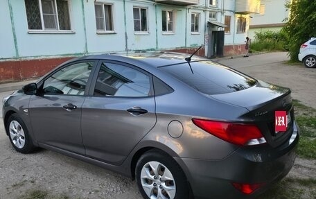 Hyundai Solaris II рестайлинг, 2015 год, 900 000 рублей, 3 фотография