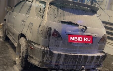 Lexus RX IV рестайлинг, 2001 год, 800 000 рублей, 2 фотография
