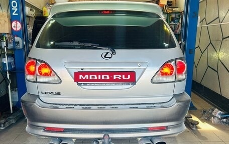Lexus RX IV рестайлинг, 2001 год, 800 000 рублей, 3 фотография