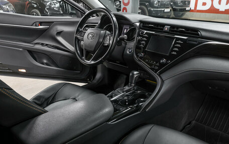 Toyota Camry, 2019 год, 3 049 000 рублей, 12 фотография