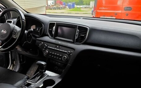 KIA Sportage IV рестайлинг, 2018 год, 2 000 000 рублей, 10 фотография