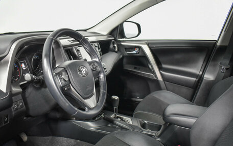 Toyota RAV4, 2018 год, 2 640 000 рублей, 10 фотография