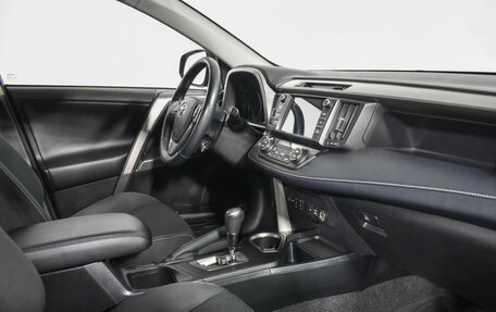 Toyota RAV4, 2018 год, 2 640 000 рублей, 13 фотография