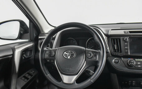 Toyota RAV4, 2018 год, 2 640 000 рублей, 15 фотография