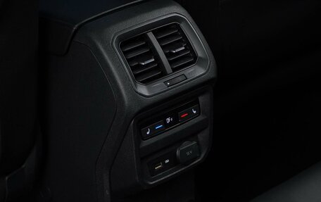 Volkswagen Tiguan II, 2018 год, 3 500 000 рублей, 13 фотография