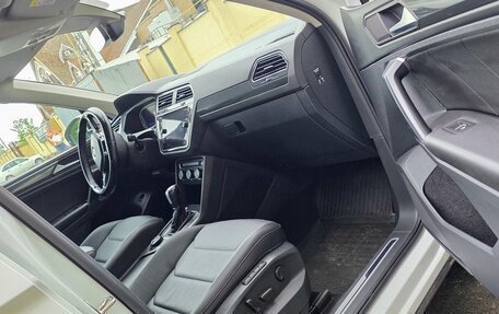 Volkswagen Tiguan II, 2019 год, 2 380 000 рублей, 10 фотография