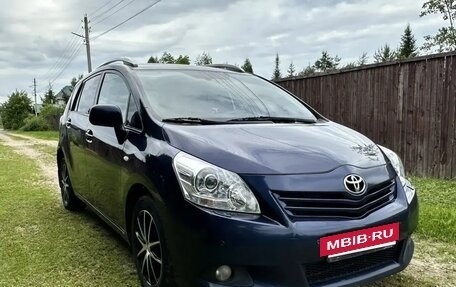 Toyota Verso I, 2010 год, 1 200 000 рублей, 4 фотография