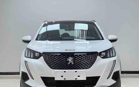 Peugeot 2008 II, 2023 год, 1 190 000 рублей, 2 фотография