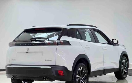 Peugeot 2008 II, 2023 год, 1 190 000 рублей, 6 фотография