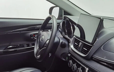 Toyota Yaris XP150 рестайлинг, 2022 год, 1 019 000 рублей, 12 фотография