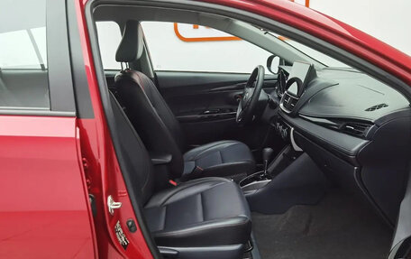 Toyota Yaris XP150 рестайлинг, 2022 год, 1 019 000 рублей, 16 фотография